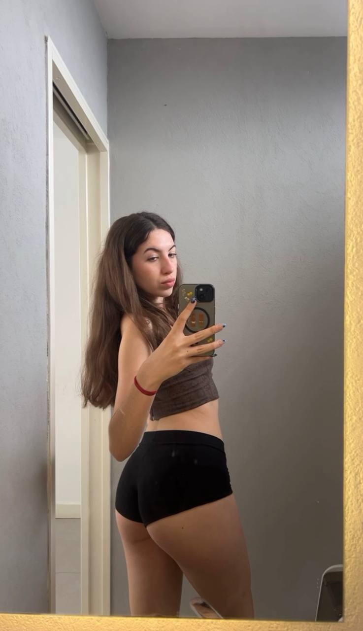 Amber in her underwear in Pune