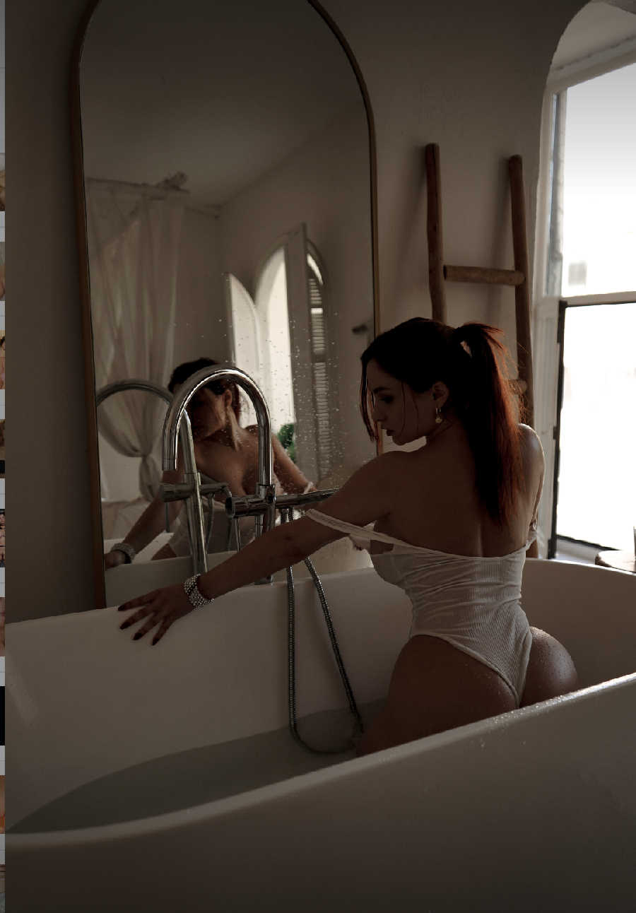 A playful frame from Miranda Faith nude — online in Pune