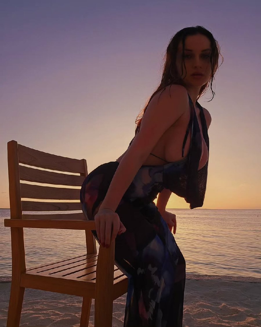 Sexy girl Miranda Faith nude in Pune