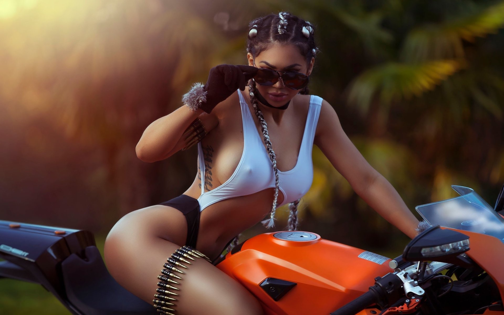 Take a pause and enjoy Girls with tattoos and motorcycles — streaming from Pune