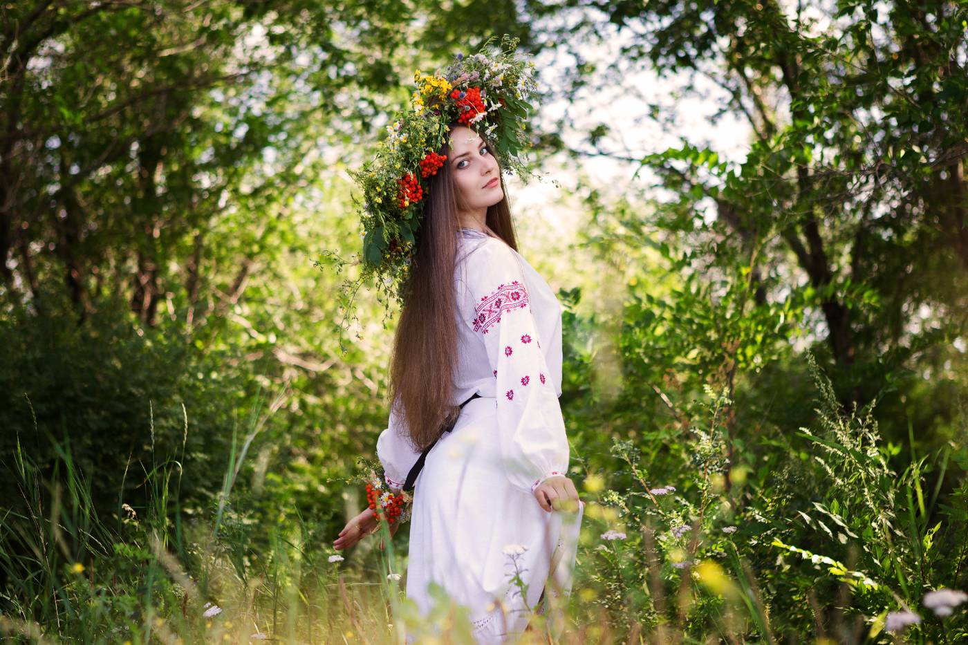 Slavic girls brings the glow — live moments in Pune