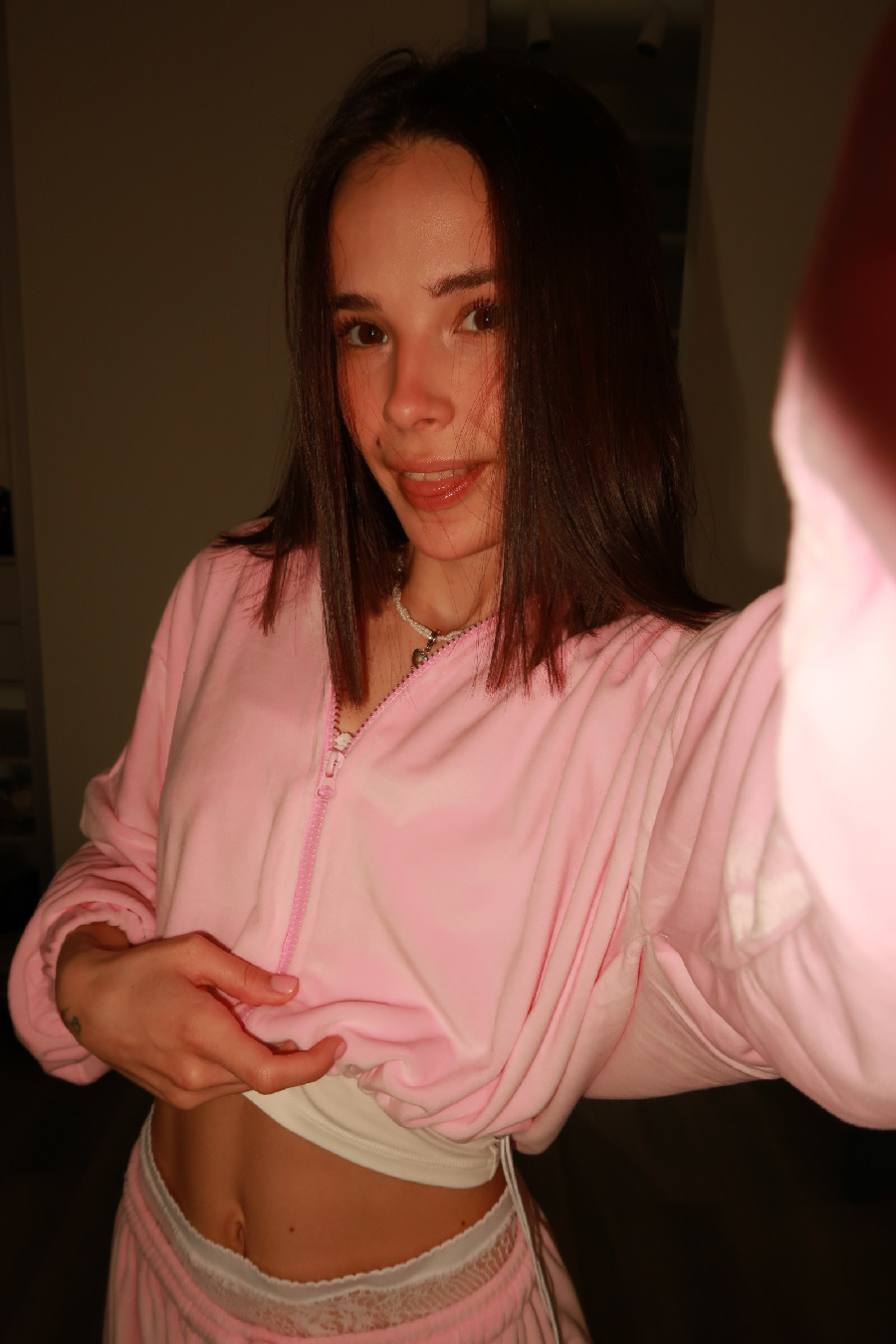 Tina brings the glow — live moments in Pune