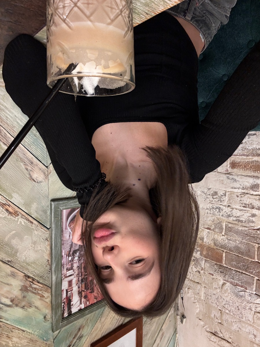 Fresh photos, fresh mood — Tina online in Pune